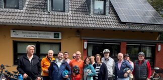 Gemeinsam auf dem Rad unterwegs: SPD zieht positive Bilanz Sie waren unter anderem mit dem Fahhrad auf Tour: Pat Faßbender-Kreß (3.v.l.), Matthias Stascheit (6.v.l.), Sabrina Nüse (7.v.l.) Kerstin Griese (9.v.l.). Foto: SPD Heiligenhaus