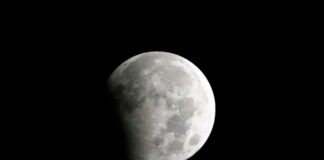 Was man zur partiellen Mondfinsternis wissen muss Am 28. August kommt es zu einer partiellen Mondfinsternis. (Symbolbild)