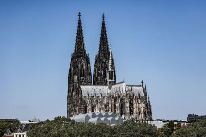 Dom in Köln Seit dem 1. Juli kostet der Kölner Dom Eintritt. (Archivbild)