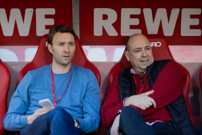 1. FC Köln - Bayer Leverkusen Sportgeschäftsführer Simon Rolfes (links) und der Vorsitzende der Geschäftsführung, Fernando Carro (Archivbild)