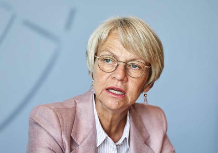 Pressekonferenz mit Bildungsministerin Feller Nordrhein-Westfalens Schulministerin Dorothee Feller (CDU) will mehr Alltagswissen in die Klassenzimmer bringen.