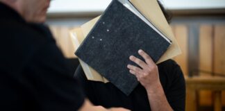 Zehn Jahre Haft für falschen Sanitäter – Revision eingelegt Das Urteil vom 27. Juli ist nicht rechtskräftig. Der Angeklagte hat Revision eingelegt. (Archivbild)