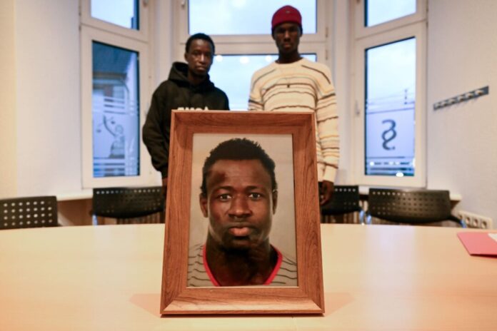 Prozess um tödliche Schüsse auf 16-jährigen Flüchtling Die beiden Brüder haben laut Gericht keinen Anspruch auf eine Verlängerung ihrer Aufenthaltserlaubnis. (Archivbild)