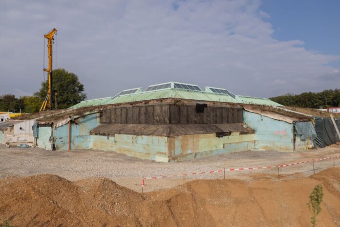 Mack-Pyramide in Monheim Ein geplanter Erweiterungsbau der Mack-Pyramide ist für die Stiftung Denkmalschutz ein Negativbeispiel. (Archivbild)