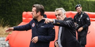 Feuer im Hohen Venn eingekesselt – Evakuierung aufgehoben Nordrhein-Westfalens Innenminister Herbert Reul lässt sich an der deutsch-belgischen Grenze an einer Wassertankstation die Lage erläutern.