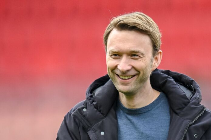 Simon Rolfes Leverkusens Sport-Geschäftsführer Simon Rolfes hat sich zu den Gerüchten um eine Rückkehr von Moussa Diaby geäußert. (Archivbild)