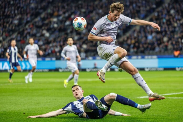 VfL Bochum gegen Hertha BSC VfL Bochum gegen Hertha BSC lautet das Eröffnungsspiel der neuen Zweitliga-Saison. (Archivbild)