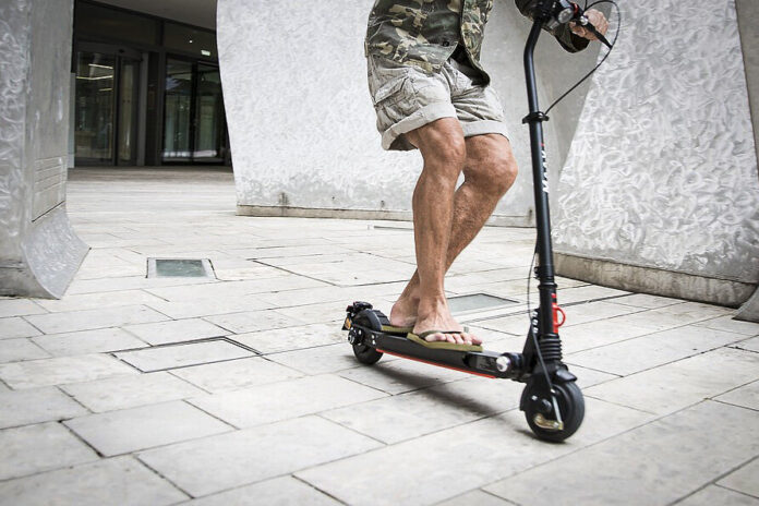 moovi_escooter-e-scooter-4921572_1280