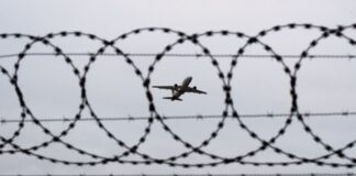 NRW charterte 15 Flugzeuge für Abschiebungen Das Land NRW setzt auf eigene Charterflüge für Abschiebungen. (Symbolfoto)