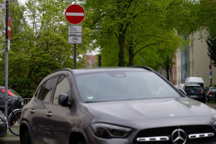 Schulstraßen und Zufahrtskontrollen zum Schutz von Kindern Moderne Funktechnik kann die Zufahrt zu Schulen effektiv kontrollieren. (Archivbild)