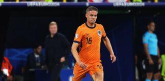 Medien: BVB verpflichtet Niederländer Veerman fürs Zentrum Der niederländische Nationalspieler Joey Veerman steht vor einem Wechsel zum BVB. (Archivbild)
