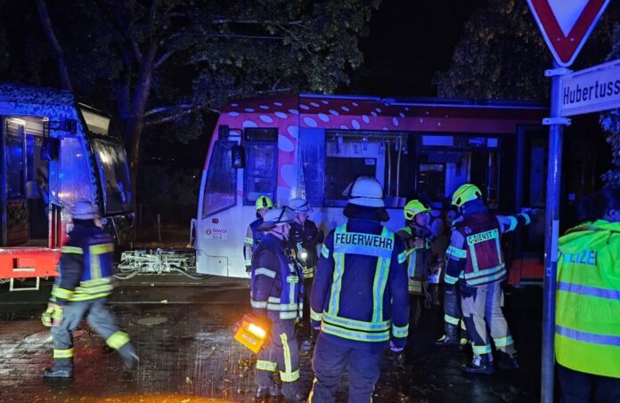 Verkehrsunfall mit Straßenbahn in Königswinter Einsatzkräfte konnten das Leben des Radfahrers nicht mehr retten.