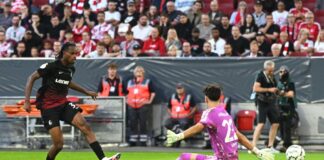 Freiburg lässt Düsseldorf im Pokal keine Chance Jordy Makengo trifft zum 4:1 für Freiburg.