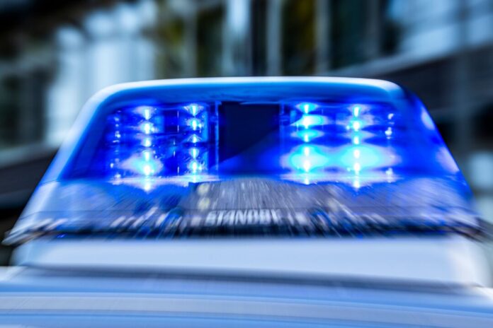 Balulicht NRW Das Auto wurde nach dem Unfall zurück auf den Parkplatz gezogen. (Symbolbild)