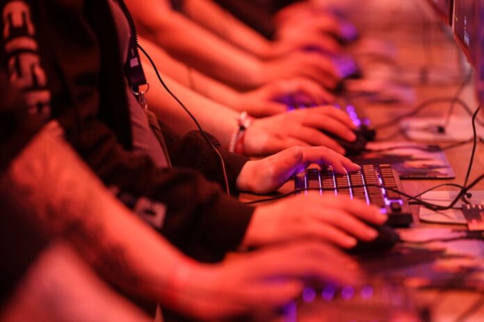 Computerspielemesse Gamescom - Start Computerspieler testen «World of Warcraft» bei der Gamescom 2025. (Archivbild)