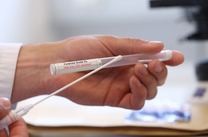 Spurensicherung bei sexualisierter Gewalt - Uniklinik Die Zahl der registrierten Sexualstraftaten in Krankenhäusern und ähnlichen Einrichtungen ist deutlich gestiegen. (Symbolbild)