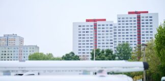 Vonovia begrüßt geplantes Enteignungsverbot für Wohnungen Vonovia-Chef Mucic hofft auf ein Bundesgesetz, das die Enteignung großer Immobilienkonzerne auf Landesebene verbieten soll. In Berlin hat Vonovia mehr als 138.000 Wohnungen.