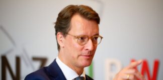 Wüst fordert Klarheit bei Abschaffung der Frührente NRW-Regierungschef Hendrik Wüst unterstützt den Reformkurs der Bundesregierung.