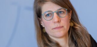 Abschiebehilfe abgelehnt? Ministerin kritisiert Köln NRW-Flüchtlingsministerin Verena Schäffer (Grüne) hat zu einem umstrittenen Vorgehen der Kölner Ausländerbehörde Stellung genommen. (Archivbild)