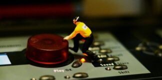 Ferien-Workshops in Velbert: Songs schreiben oder Musikvideos drehen