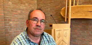 Keine Rauchsäule mehr über Hürtgenwald – «Die Nacht war gut» Landrat Ralf Nolten (CDU) berichtet von Fortschritten bei der Brandbekämpfung.