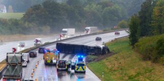 Lkw auf A1 bei Wuppertal umgekippt – längerer Rückstau Bis die Autobahn wieder vollständig befahrbar sei, wird es laut Polizei noch dauern.