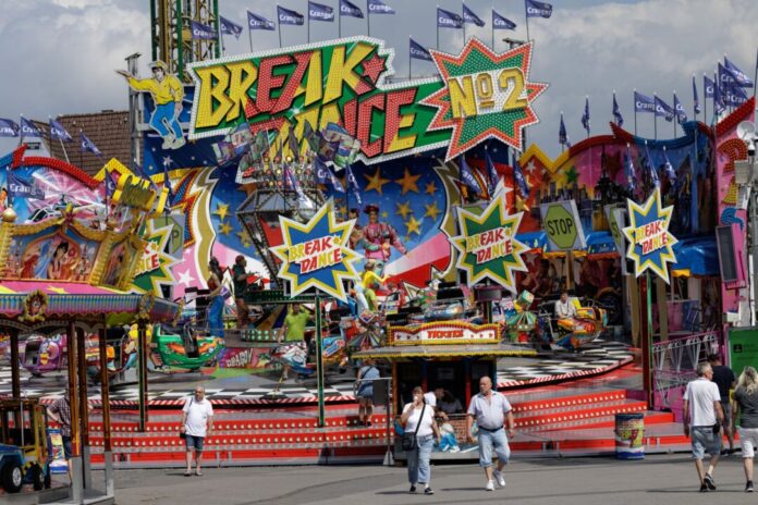 542. Cranger Kirmes - Eröffnung Am Mittag startete der Rummel.
