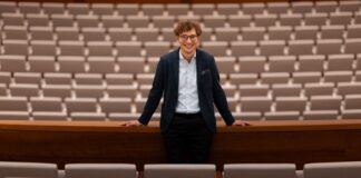 Dawidiuk startet als wohl jüngster Generalmusikdirektor Der neue GMD und Intendant ist erst 25 Jahre alt.