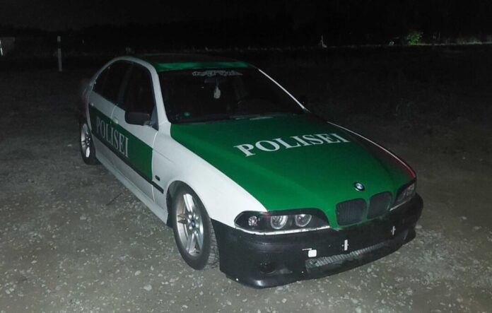Polisei-Auto gestoppt Das Auto war ohne Versicherungsschutz unterwegs.