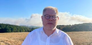 Bürgermeister: Hoffentlich keine weitere Evakuierung Bürgermeister Stephan Cranen war die ganze Nacht vor Ort.