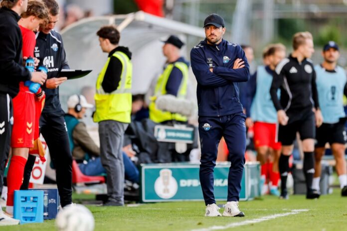 Phönix Lübeck - SC Paderborn 07 Paderborn-Trainer Ralf Kettemann übte Kritik am Auftritt seines Teams.