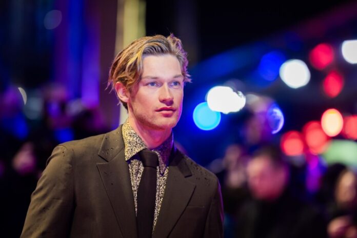 Damian Hardung Damian Hardung ist Star der Romanze «Maxton Hall».