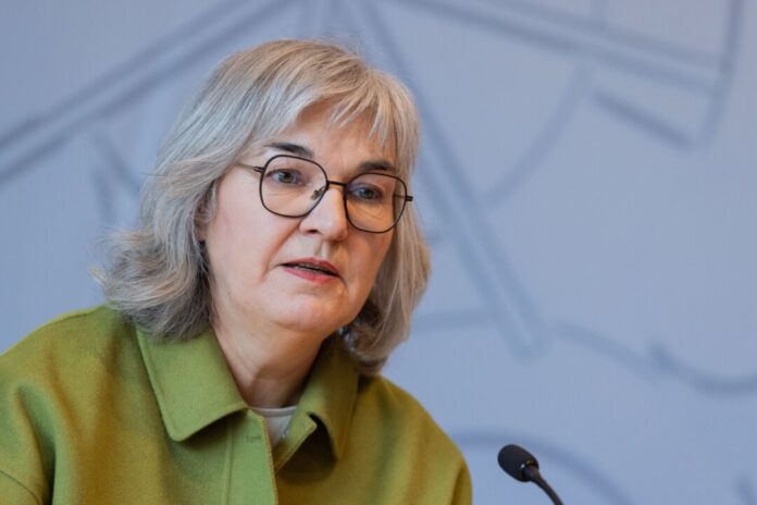 Vorstellung neue Kinderschutz-Beauftragte in Nordrhein-Westfalen Petra Ladenburger übt harte Kritik an den Sparplänen der Bundesfamilienministerin. (Archivbild)