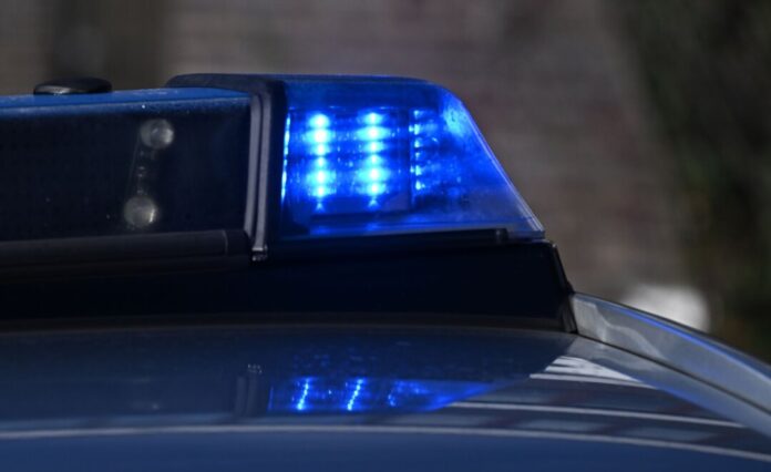 Polizei Räuberischer Autodiebstahl im Düsseldorfer Medienhafen. (Symbolfoto)