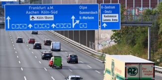 Fahrverbot ausgesetzt – erste Laster rollen am Sonntag Die Ausnahmeregelung gilt in NRW zunächst bis zum 31. August.