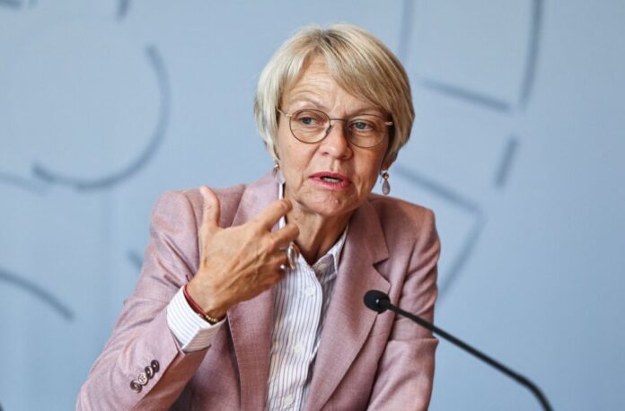 Pressekonferenz mit Bildungsministerin Feller Nordrhein-Westfalens Schulministerin Dorothee Feller (CDU) will in ihrer Partei mehr Verantwortung übernehmen.