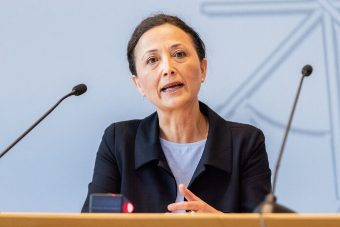 Ayla Çelik Die Bildungsgewerkscaft GEW fordert einen legislaturübergreifenden «10-Jahres-Plan Gute Bildung NRW». (Archivbild)