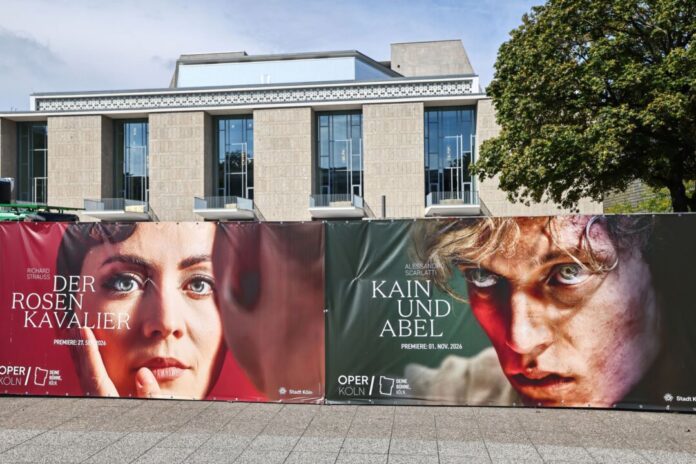 Oper in Köln Endlich wieder am alten Platz: Die Oper Köln kehrt nach langer Sanierungszeit an ihren Stammsitz zurück (Archivbild)