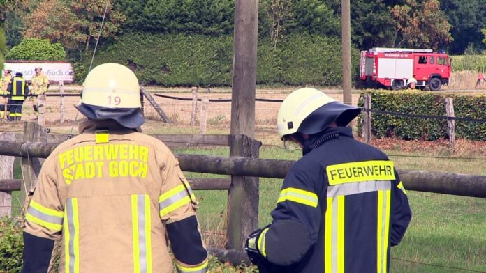 Jugendlicher findet Patrone in Goch Einsatzkräfte haben dem 16-Jährigen nach der Explosion geholfen.