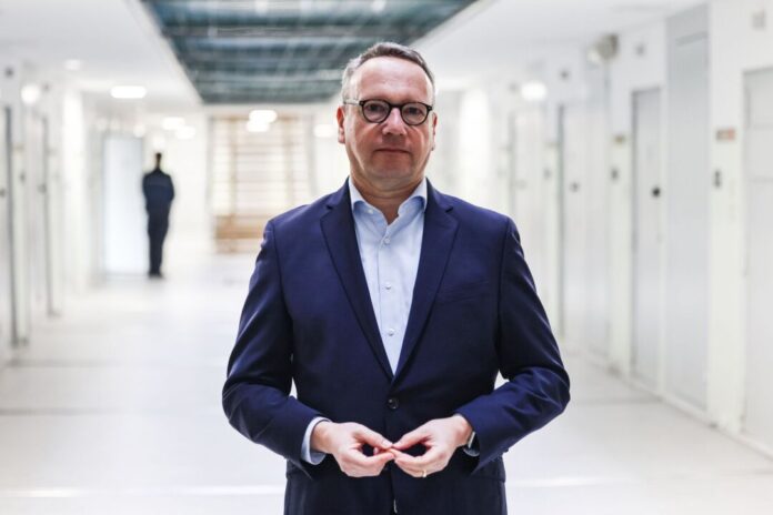 JVA Köln Diensthunde sollen verbotene Gegenstände aufspüren, sagt Limbach.