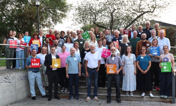 Beim Dialogforum zur Ratinger Nachhaltigkeitsstrategie wurde die Umsetzung der 17 UN-Nachhaltigkeitsziele auf kommunaler Ebene in den Fokus genommen. Foto: Stadt Ratingen Beim Dialogforum zur Ratinger Nachhaltigkeitsstrategie wurde die Umsetzung der 17 UN-Nachhaltigkeitsziele auf kommunaler Ebene in den Fokus genommen. Foto: Stadt Ratingen