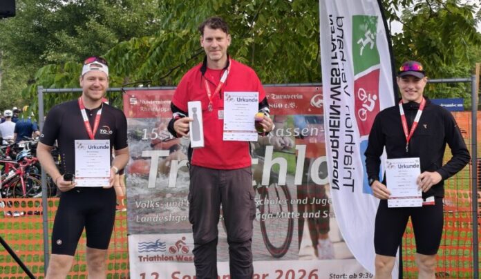 Friedemann Gobrecht auf dem Podest bei der Siegerehrung. Foto: TuS Breitscheid Friedemann Gobrecht auf dem Podest bei der Siegerehrung. Foto: TuS Breitscheid