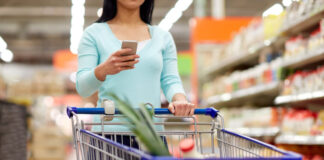 Warum Lebensmittelrettung schon vor dem Supermarktregal beginnt Der Einkauf lässt sich lange vor der Kasse planen. Foto: VZ NRW/Adpic