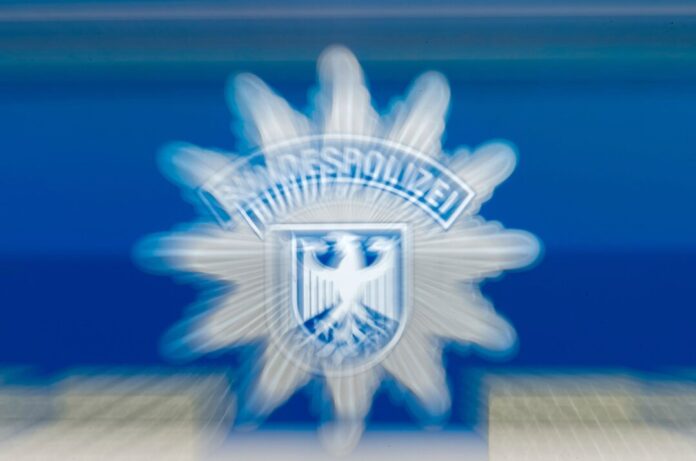 Bundespolizei Bundespolizisten haben einen Mann ertappt, der mit einem gefälschten Visum nach Deutschland einreisen wollte.