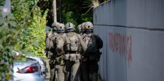 Schüler als islamistischer Messerangreifer verurteilt Die Taten sorgten für einen großen Polizeieinsatz. (Archivbild)