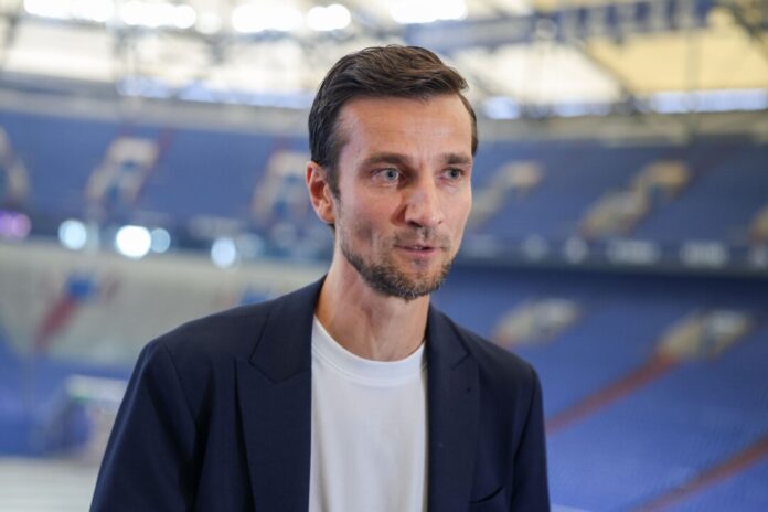 Matthias Tillmann Matthias Tillmann hat seinen Vertrag auf Schalke verlängert. (Archivbild)