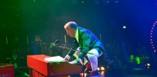 Rock ‘n‘ Roll mit vollem Körpereinsatz in der Wülfrather „Kathedrale“