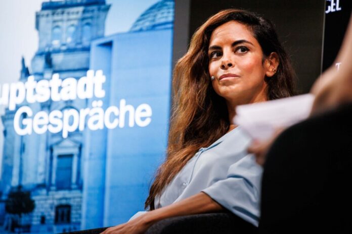 Collien Fernandes Schauspielerin Collien Fernandes wird kommende Woche als Sachverständige im Landtag erwartet. (Archivfoto)