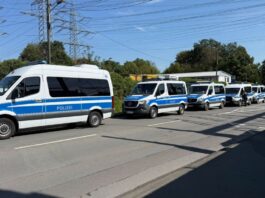 Einsatz bei Wuppertal im Zusammenhang mit Sabotage-Aktionen Bei dem Einsatz zwischen Remscheid und Wuppertal sind zahlreiche Polizeikräfte vor Ort.