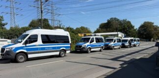 Einsatz bei Wuppertal im Zusammenhang mit Sabotage-Aktionen Bei dem Einsatz zwischen Remscheid und Wuppertal sind zahlreiche Polizeikräfte vor Ort.